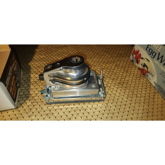 Central Pneumatic Air Orbital Jitterbug Sander 1/2" - Picture 6 of 10